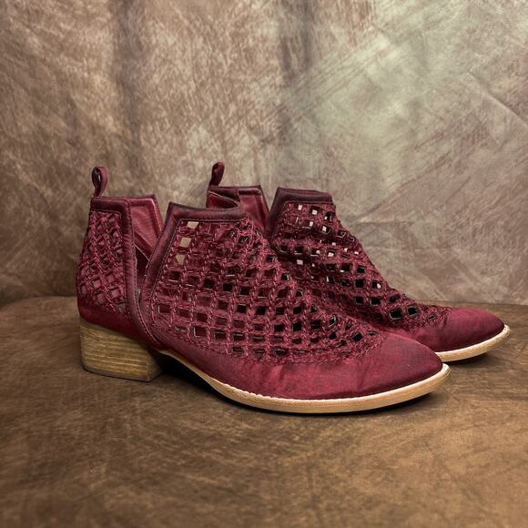 Jeffrey Campbell Lattice Cut Out Net Ankle Boots Maroon Heels Women's 10 Boho - Picture 1 of 10